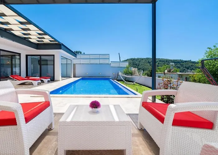 Villa Uezuemlue 2 Bedroom Secluded With Heated Pool Private Pool Hot Tub
