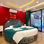 Uezuemlue 2 Bedroom Secluded With Heated Pool Private Pool Hot Tub Vilă