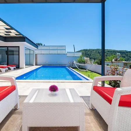 Vilă Uezuemlue 2 Bedroom Secluded With Heated Pool Private Pool Hot Tub