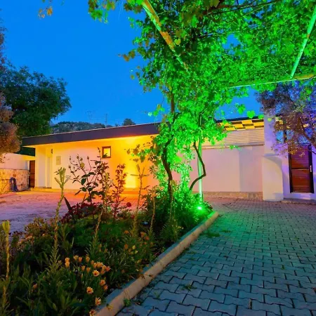 Uezuemlue 2 Bedroom Secluded With Heated Pool Private Pool Hot Tub Vilă Kalkan