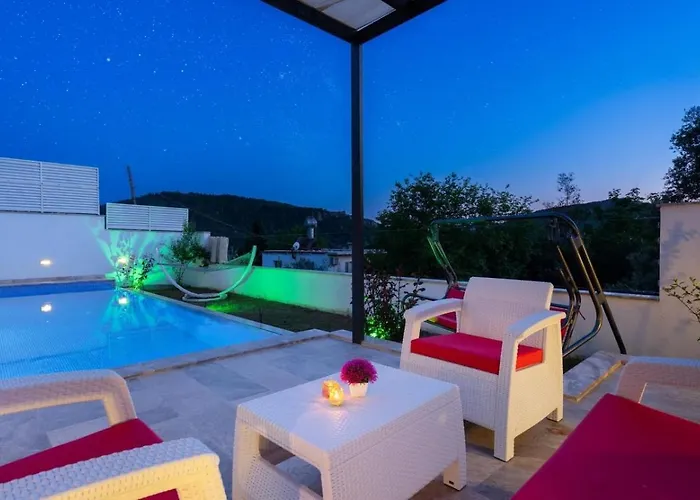 Uezuemlue 2 Bedroom Secluded With Heated Pool Private Pool Hot Tub Vila